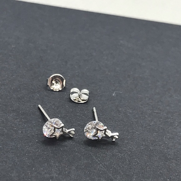 S Silver 925 Cubic Zircon Crown Stud Earrings - Picture 2 of 4